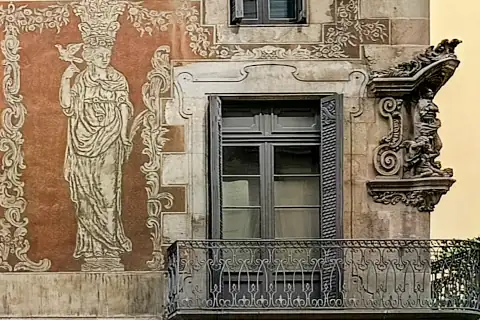 Esgrafiats, art en la la pell de l`arquitectura