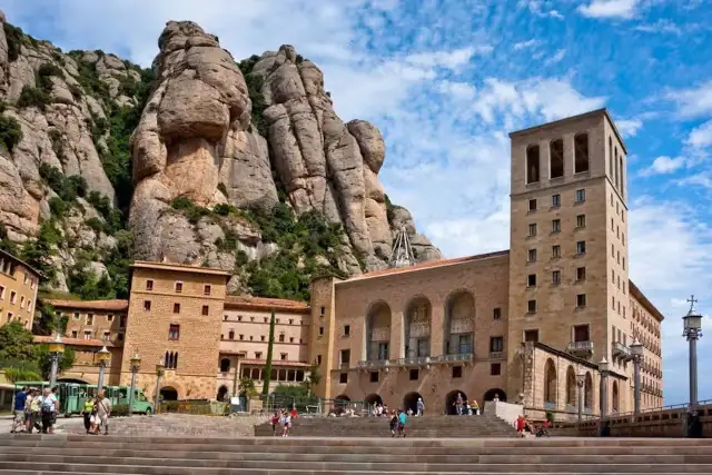 Excursión a Montserrat con tren cremallera