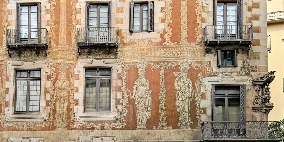 Esgrafiats, art en la la pell de l`arquitectura